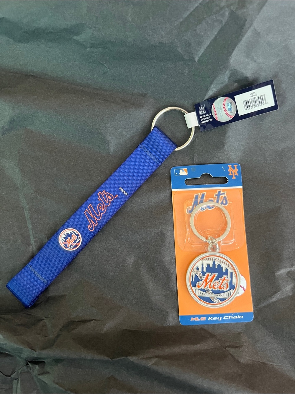 New York Mets Blue Keychain & Wrist Strap Set